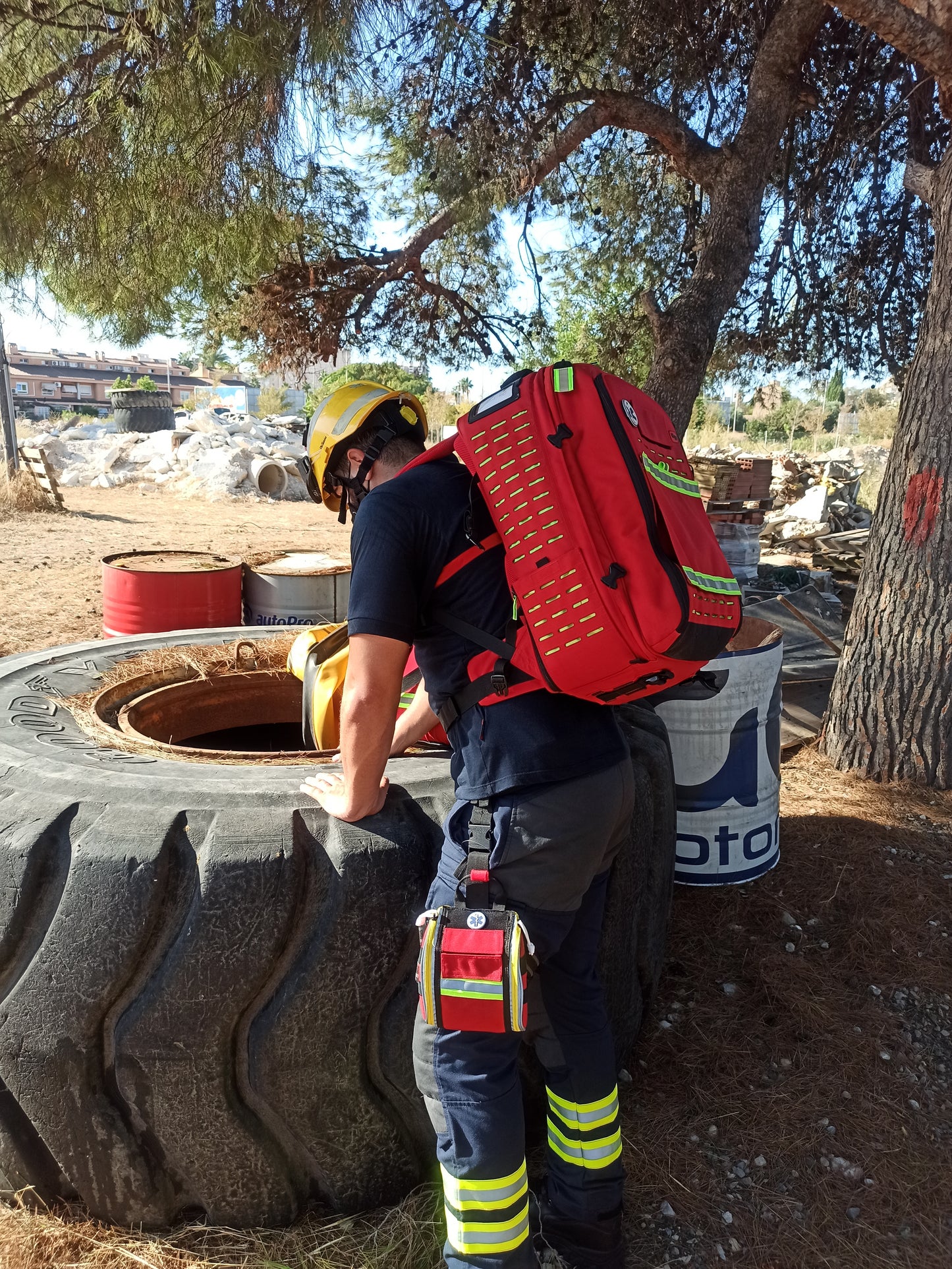Robust's - Tactical Backpack with Adjustable Inner Layout - Red